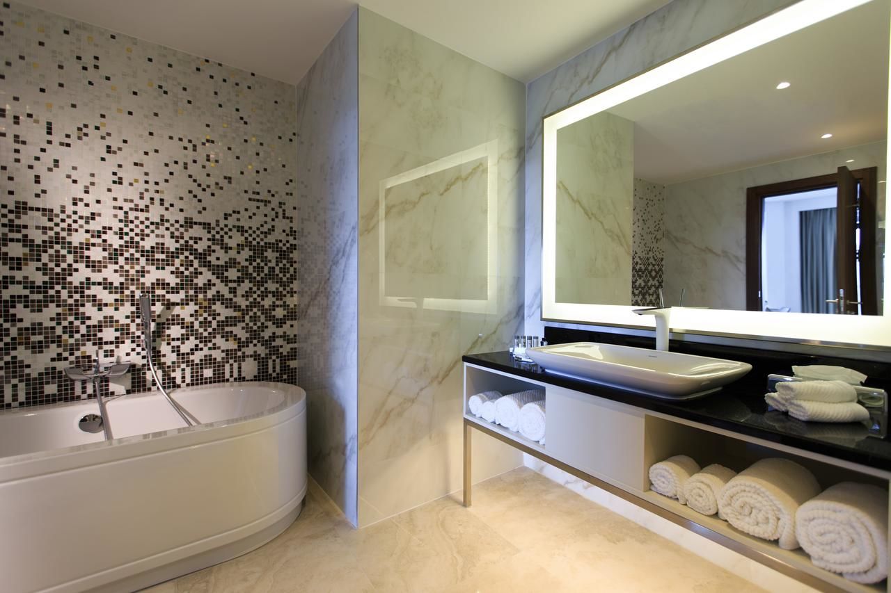 Отель Renaissance Minsk Hotel Минск-39